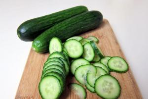 How to remove bitterness from cucumbers