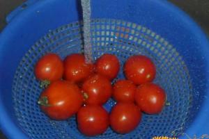 Recepti za konzerviranje slatkih paradajza za zimu: konzervirani, kiseli, kiseli